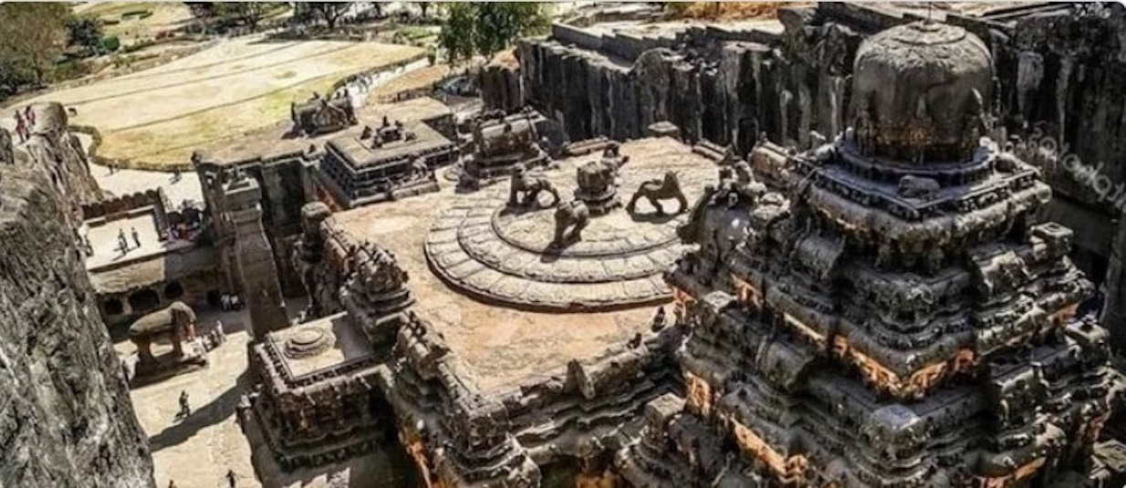 Interior Templo Kailasha